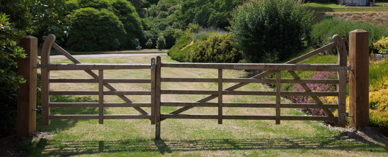 Gate